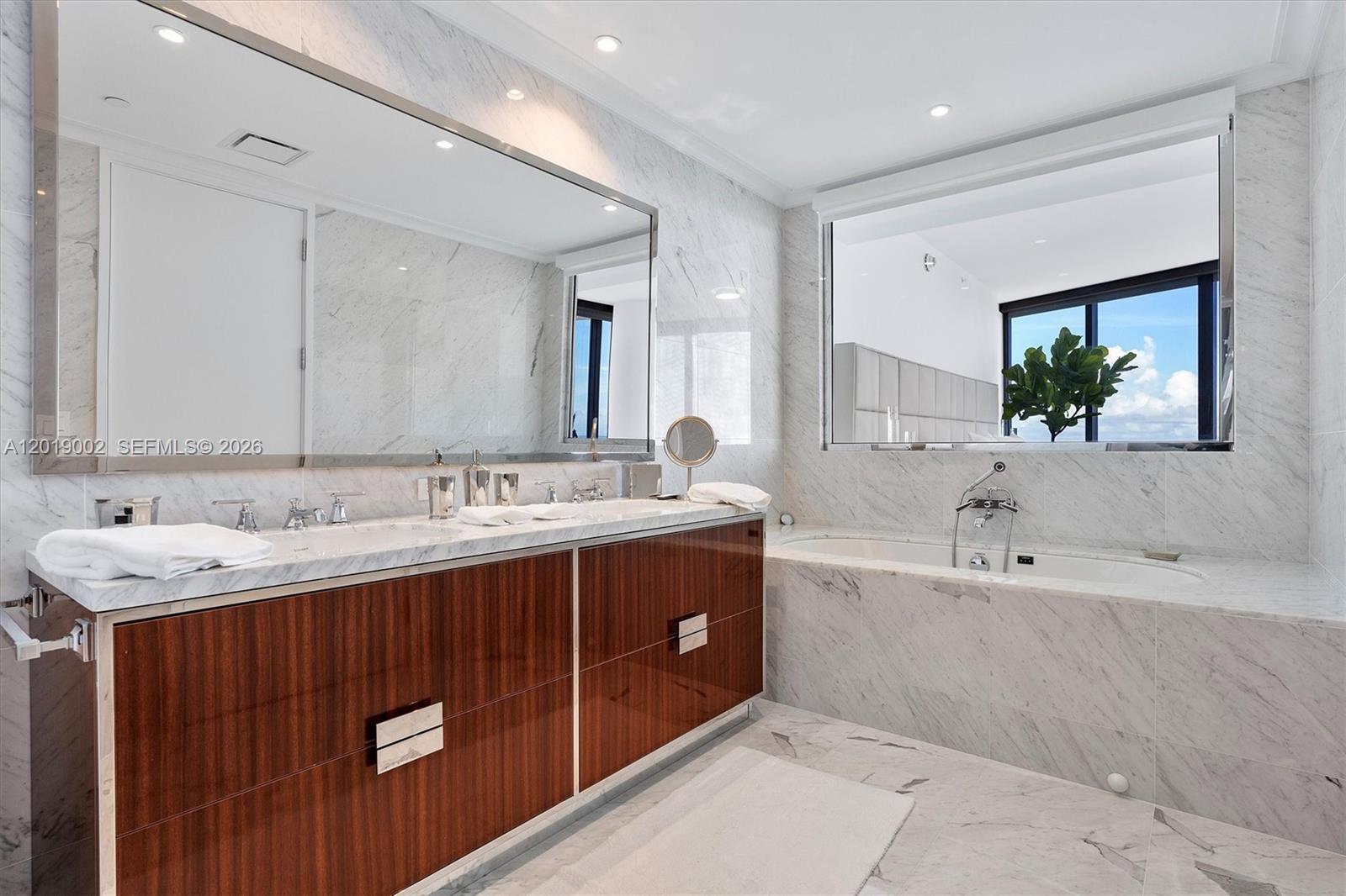15701 Collins Ave #3605, Sunny Isles Beach FL 33160