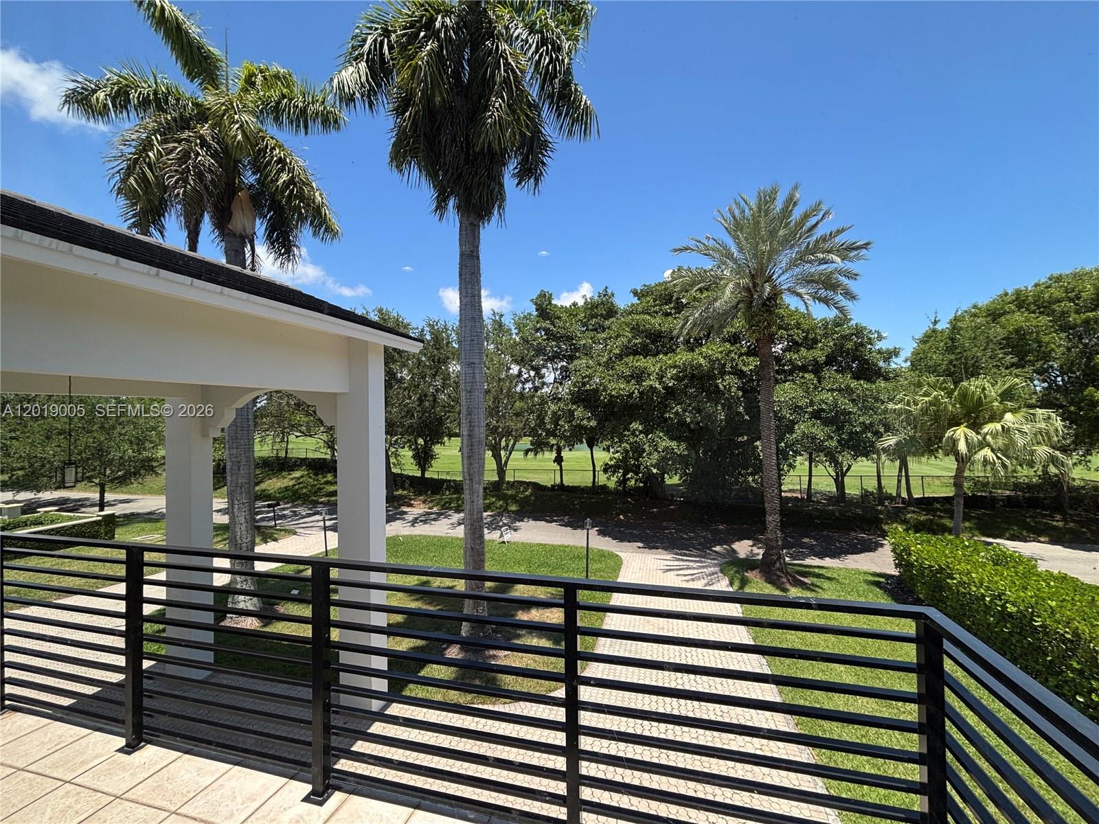 6220 SW 144th St, Coral Gables FL 33158