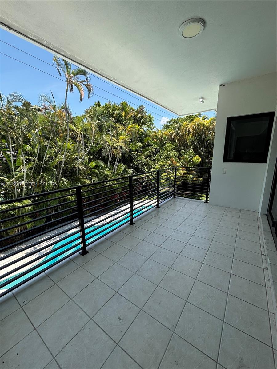 6220 SW 144th St, Coral Gables FL 33158