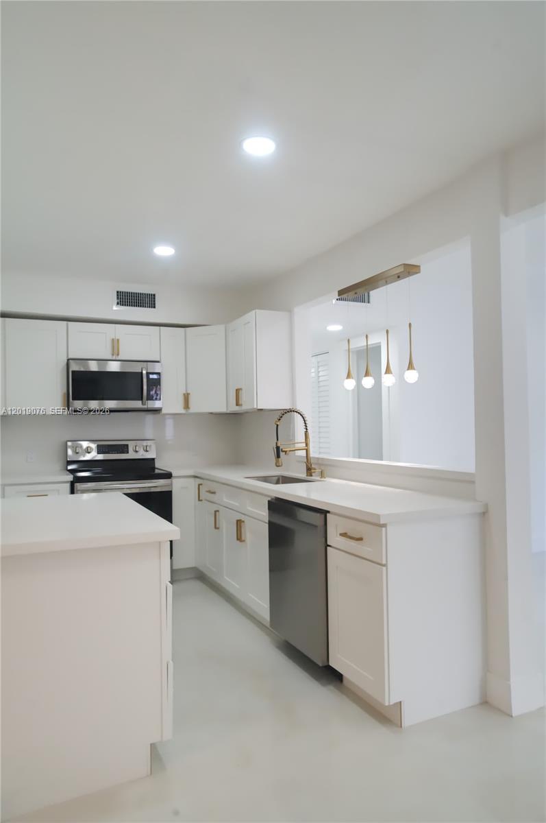 315 NW 127th St #0, North Miami FL 33168