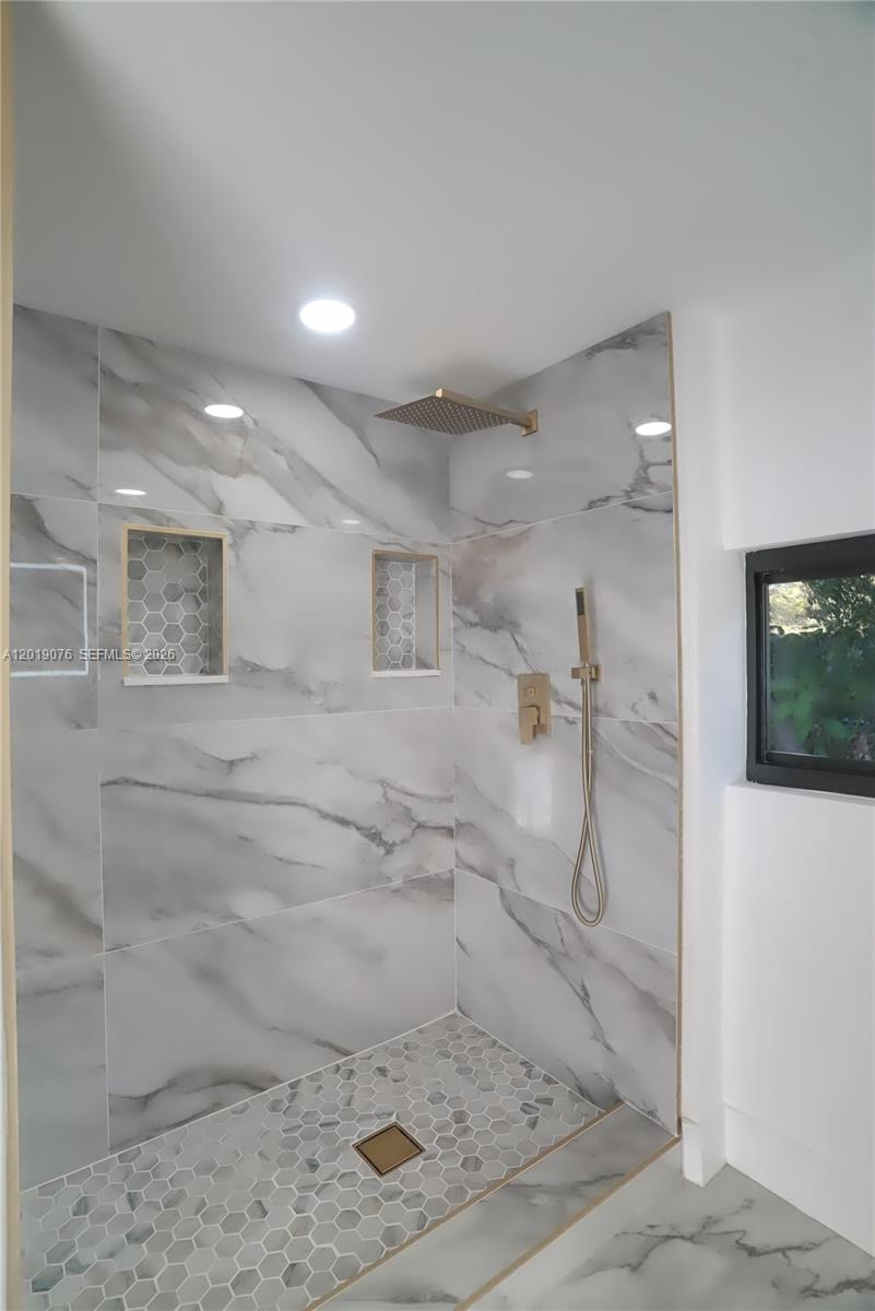 315 NW 127th St #0, North Miami FL 33168