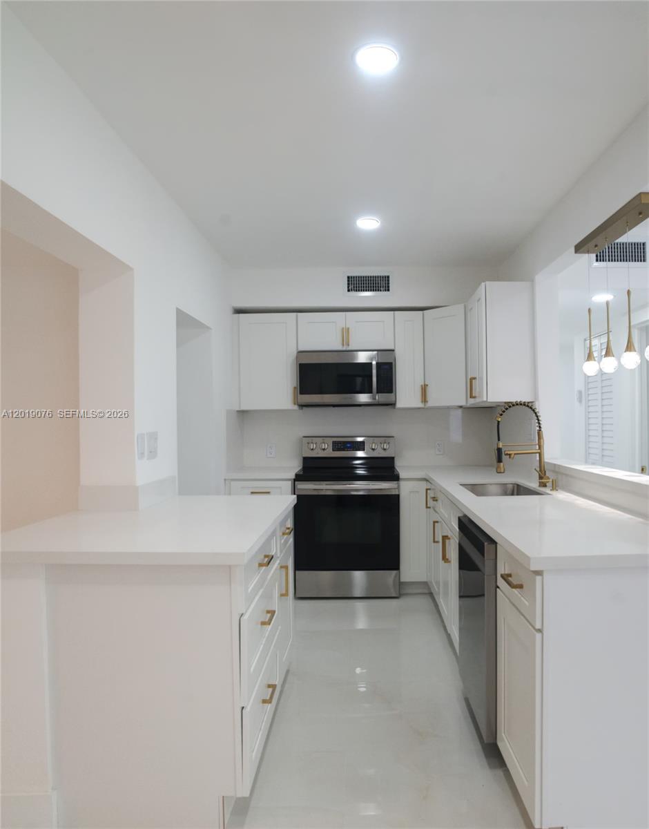 315 NW 127th St #0, North Miami FL 33168
