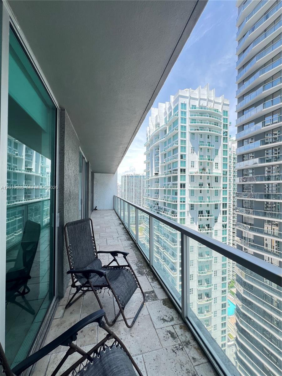 55 SE 6th St #3305, Miami FL 33131