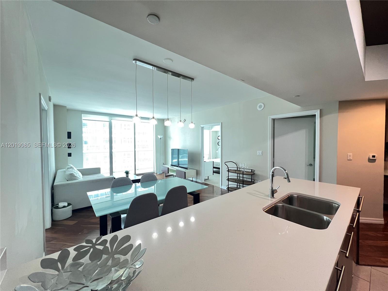 55 SE 6th St #3305, Miami FL 33131