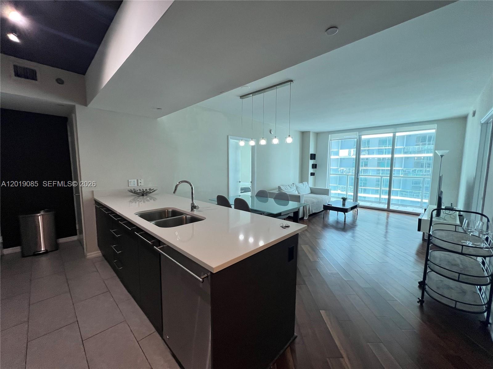 55 SE 6th St #3305, Miami FL 33131
