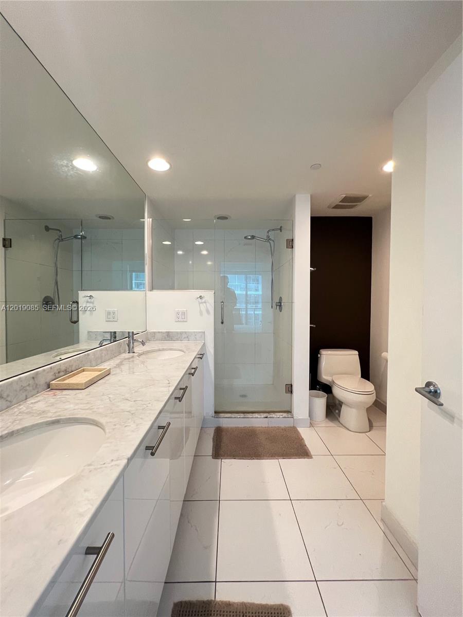 55 SE 6th St #3305, Miami FL 33131
