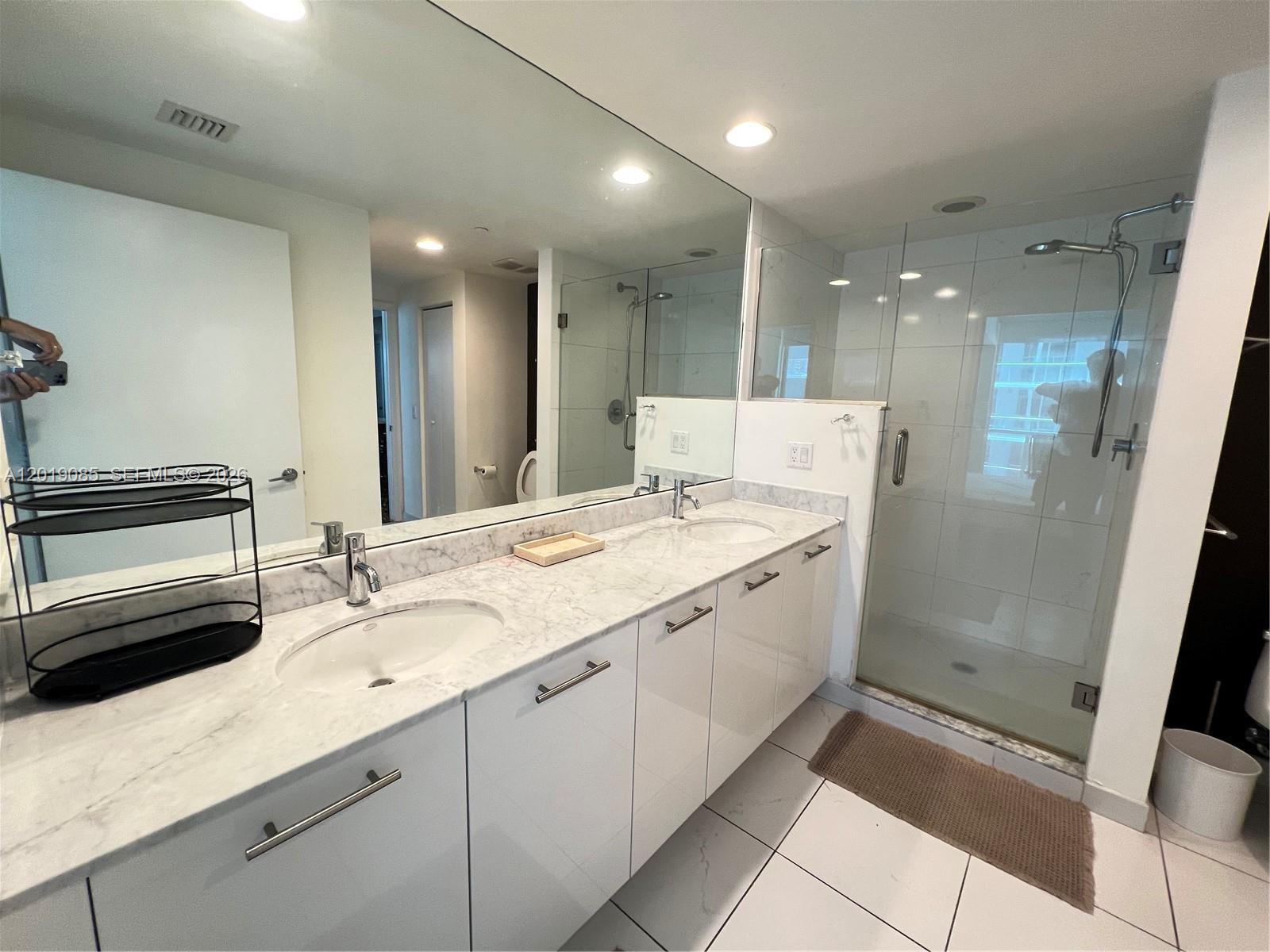 55 SE 6th St #3305, Miami FL 33131
