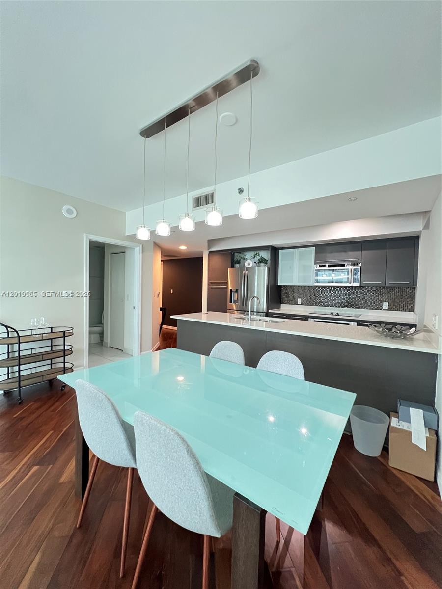 55 SE 6th St #3305, Miami FL 33131