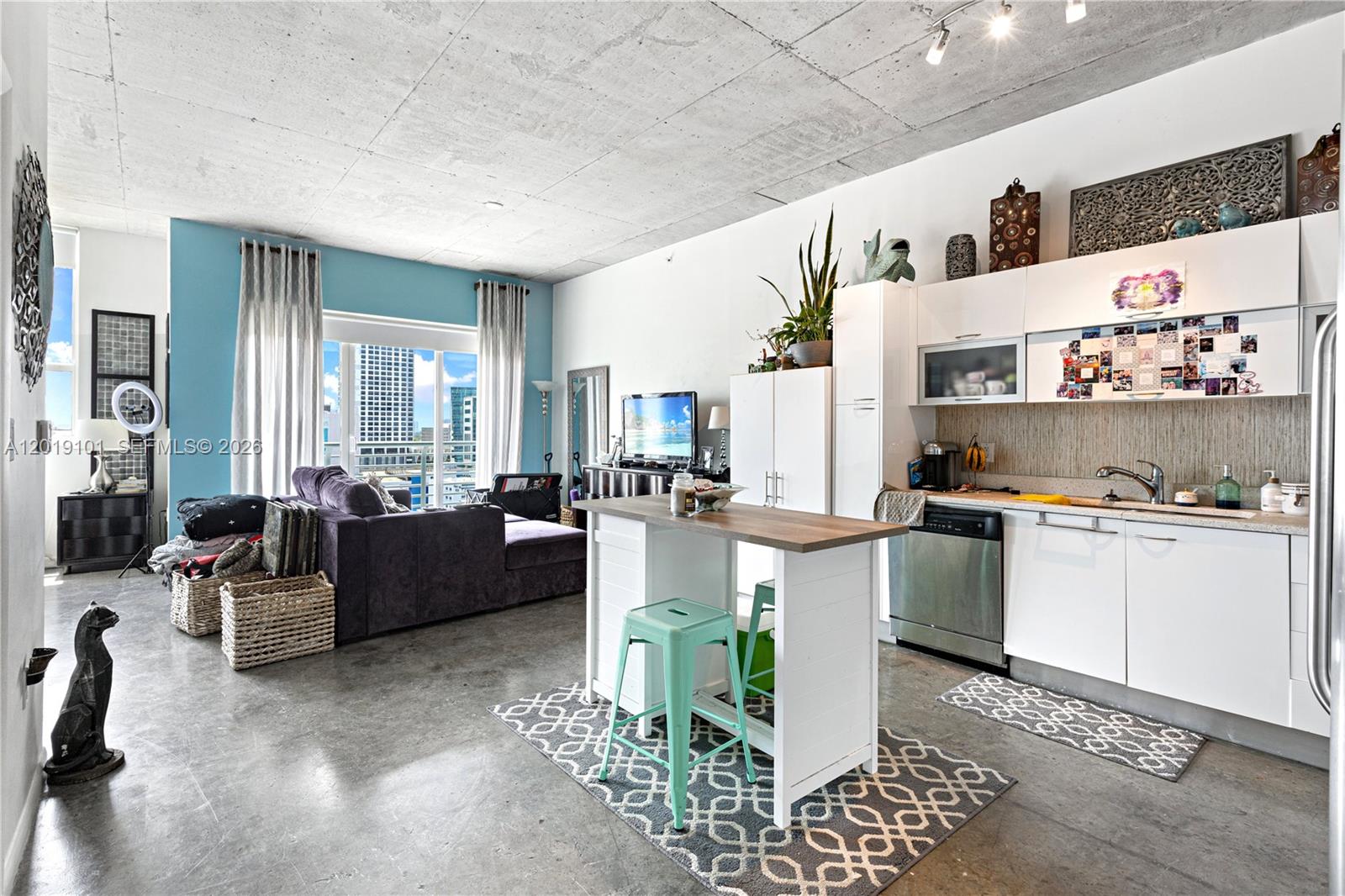 133 NE 2nd Ave #1215, Miami FL 33132