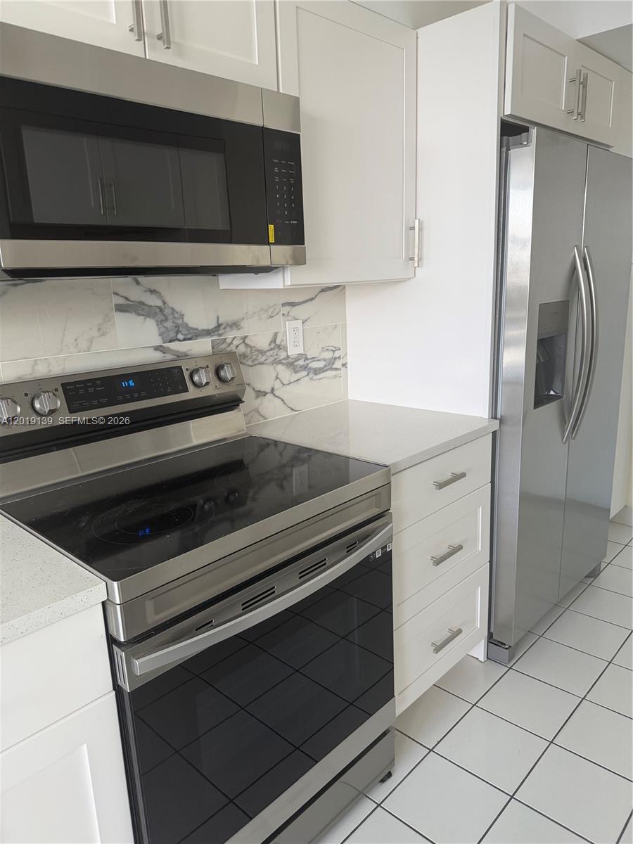 100 Golden Isles Dr #313, Hallandale Beach FL 33009