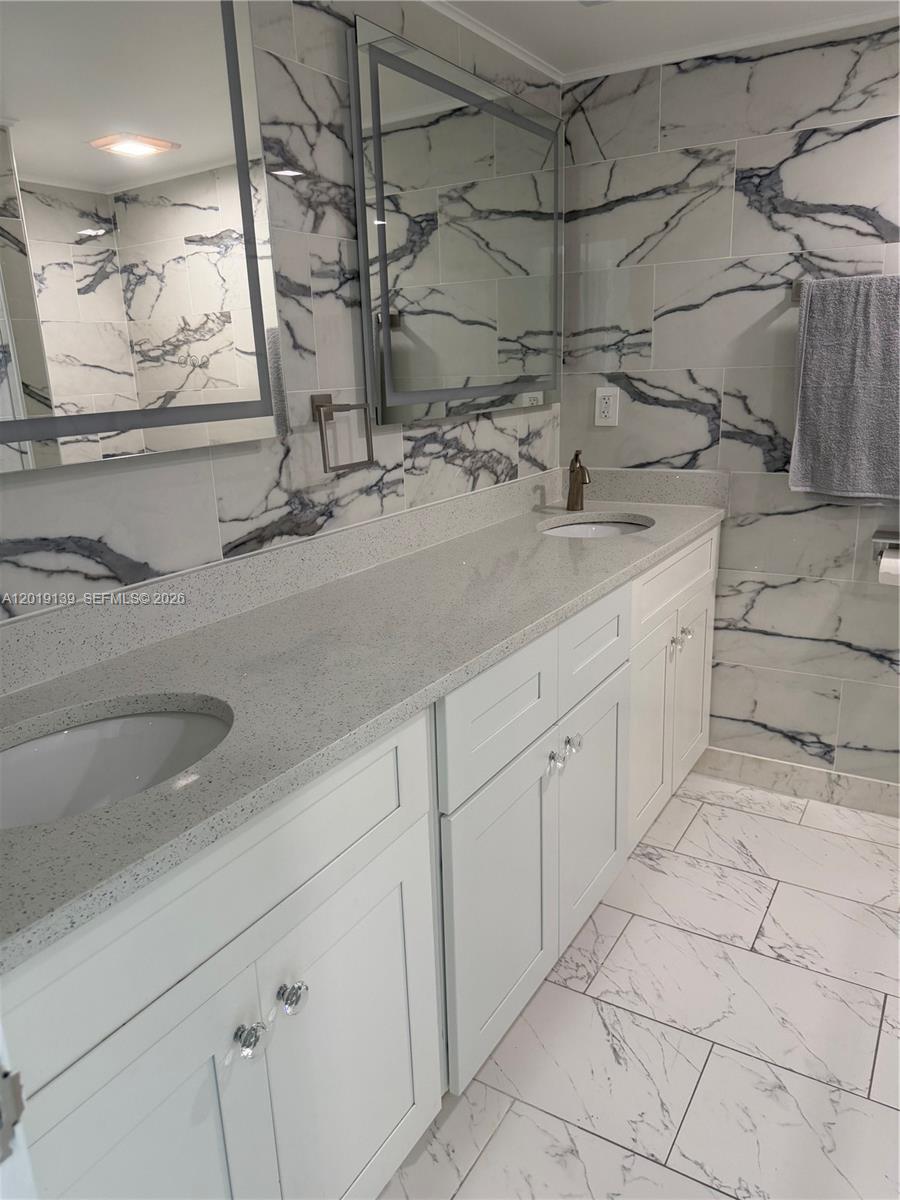 100 Golden Isles Dr #313, Hallandale Beach FL 33009