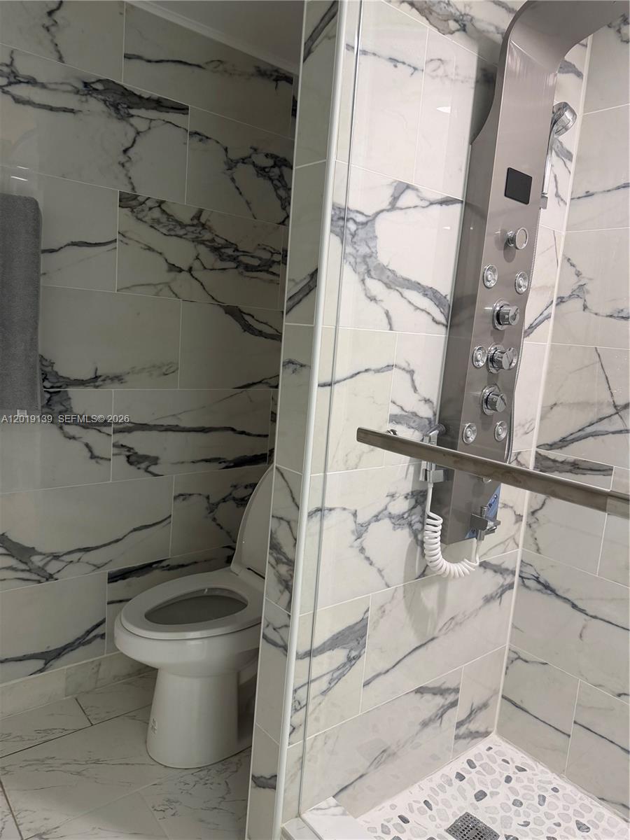 100 Golden Isles Dr #313, Hallandale Beach FL 33009