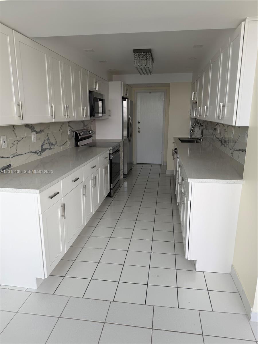 100 Golden Isles Dr #313, Hallandale Beach FL 33009