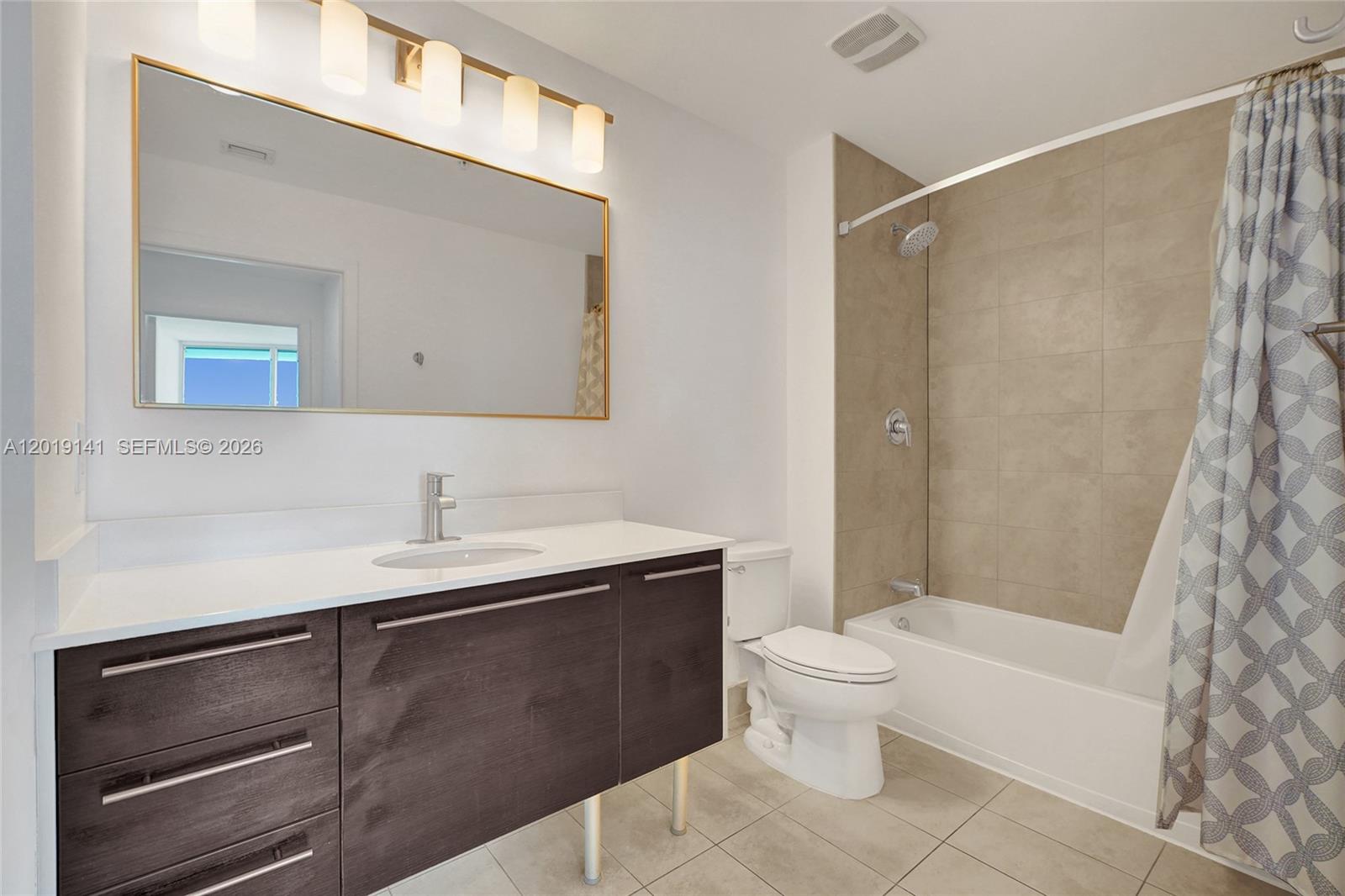 1900 N Bayshore Dr #2204, Miami FL 33132