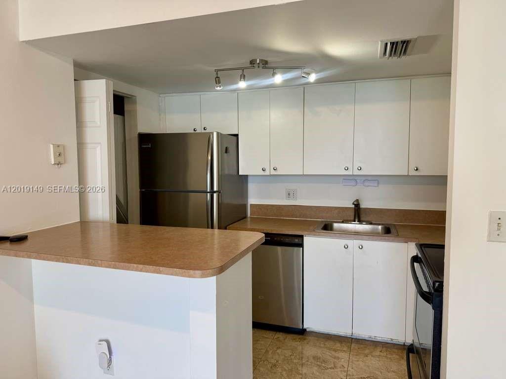 770 Claughton Island Dr #706, Miami FL 33131