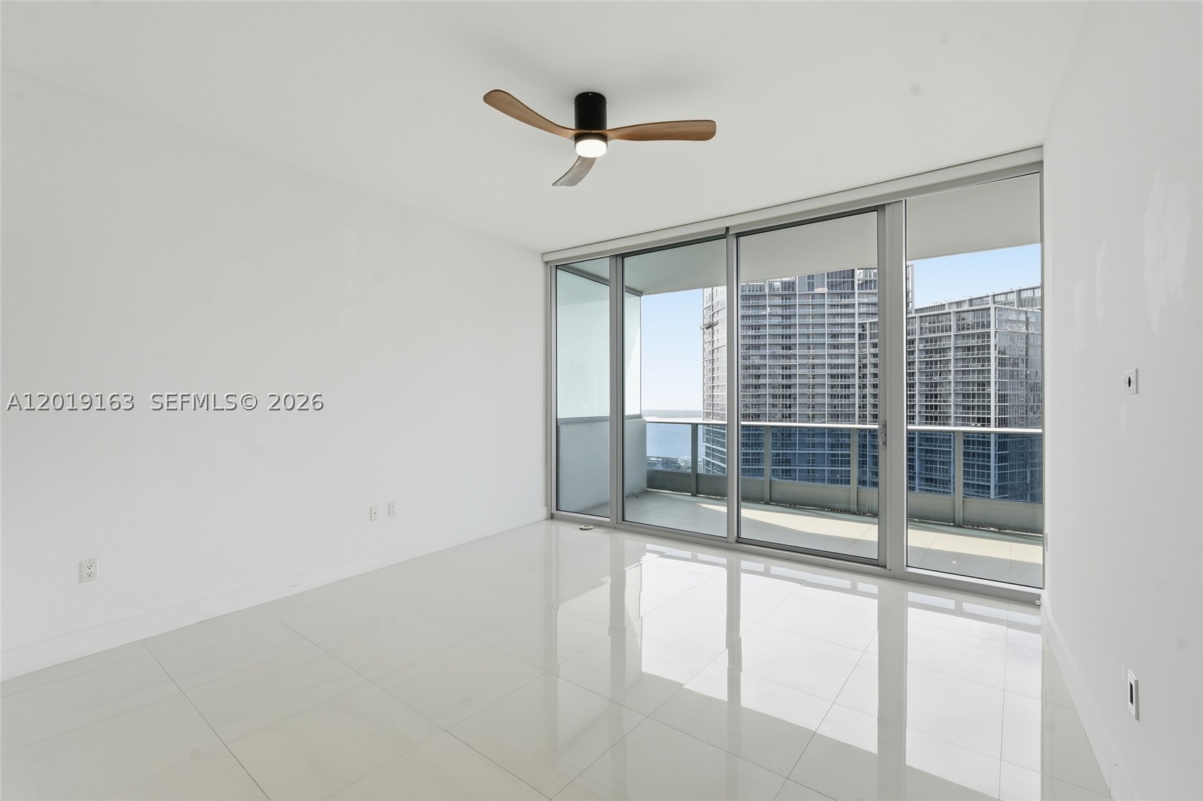 200 Biscayne Boulevard Way #4904, Miami FL 33131