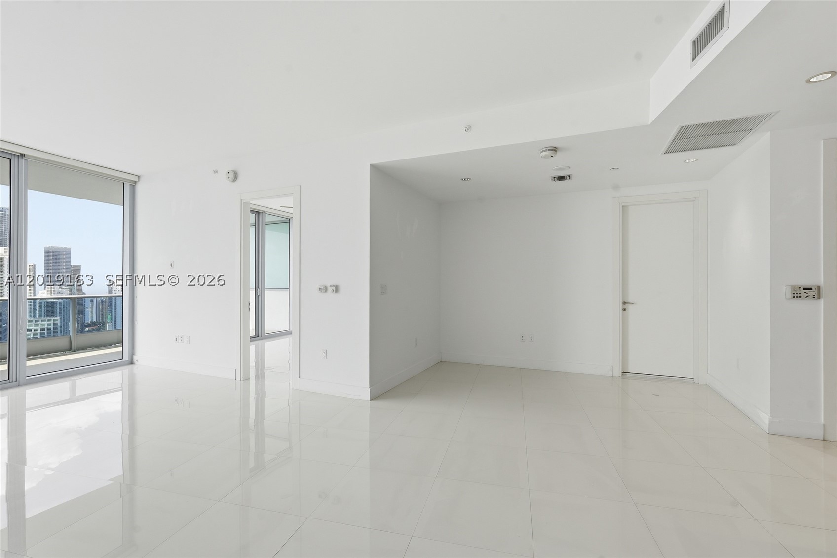 200 Biscayne Boulevard Way #4904, Miami FL 33131