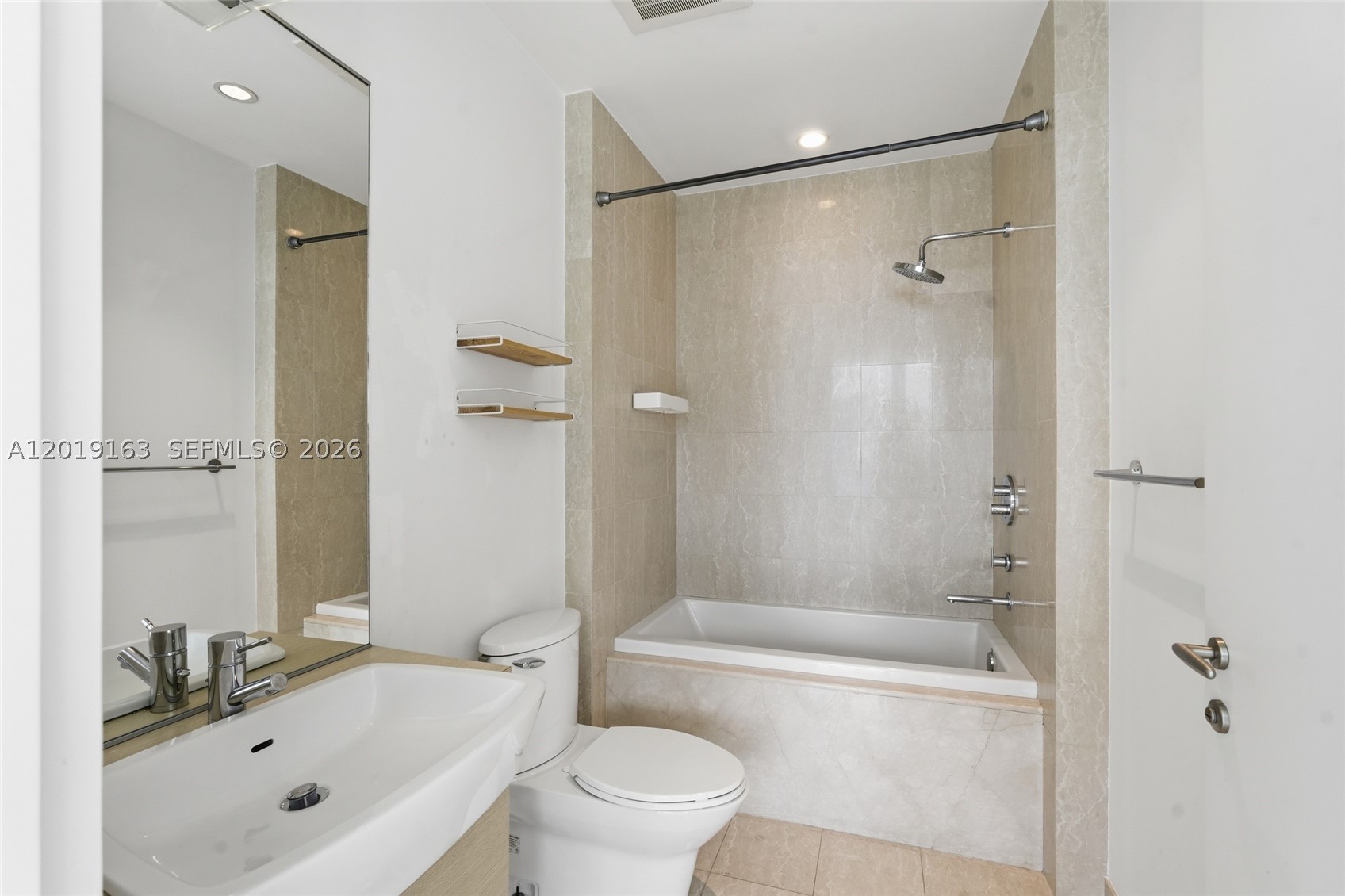 200 Biscayne Boulevard Way #4904, Miami FL 33131