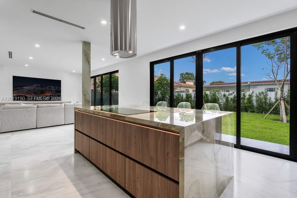 2265 SW 4 St, Miami FL 33135