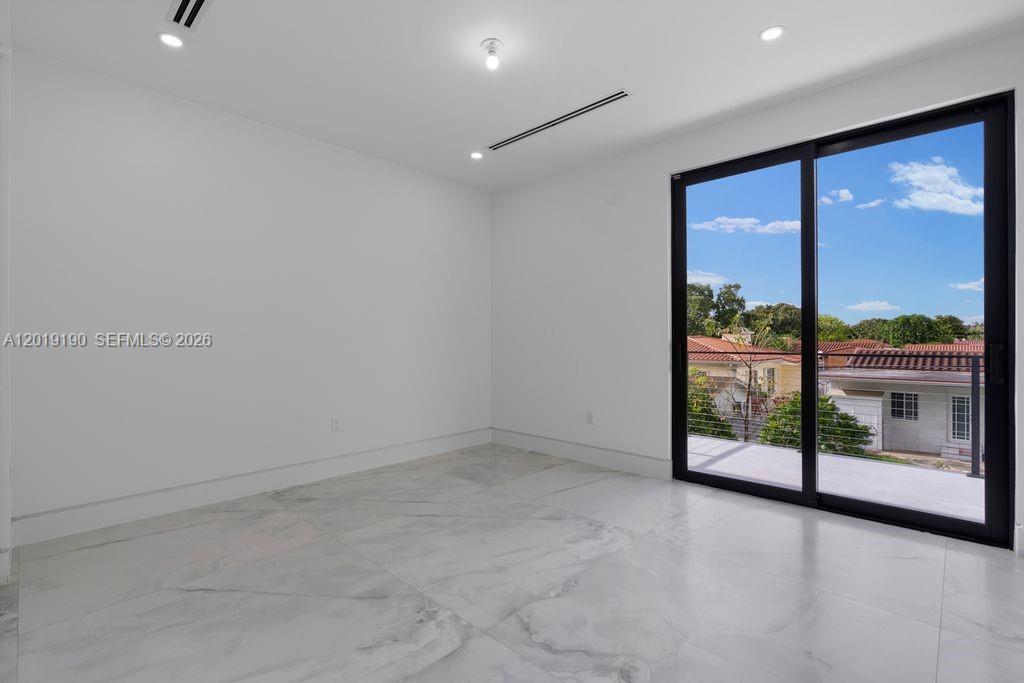 2265 SW 4 St, Miami FL 33135