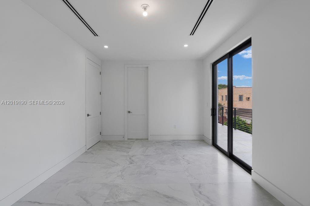 2265 SW 4 St, Miami FL 33135
