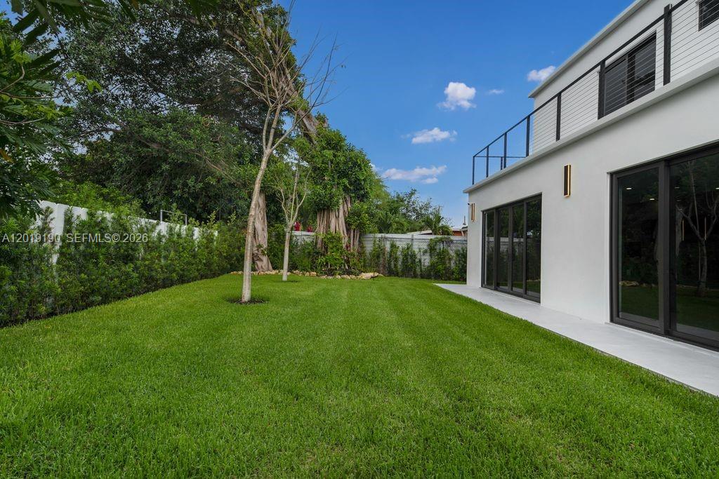 2265 SW 4 St, Miami FL 33135