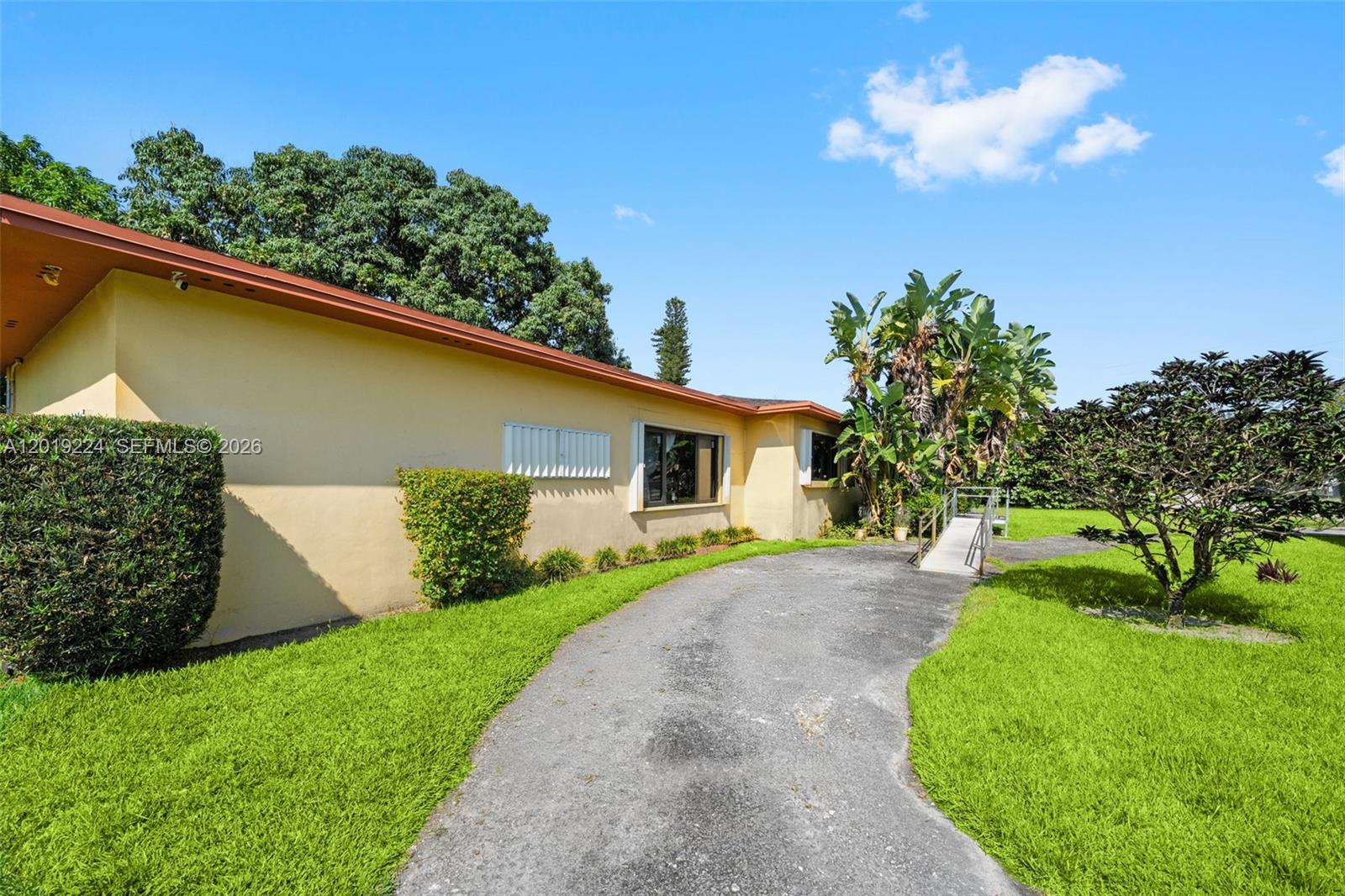 511 Dunad Ave, Opa Locka FL 33054