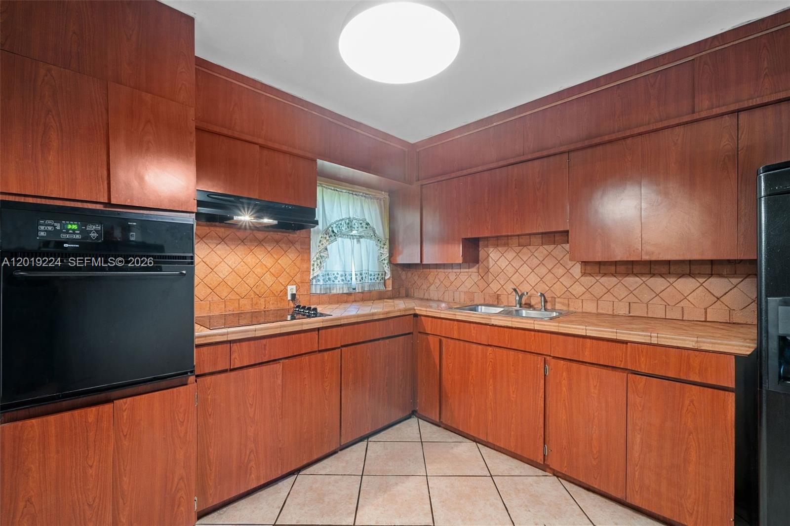 511 Dunad Ave, Opa Locka FL 33054