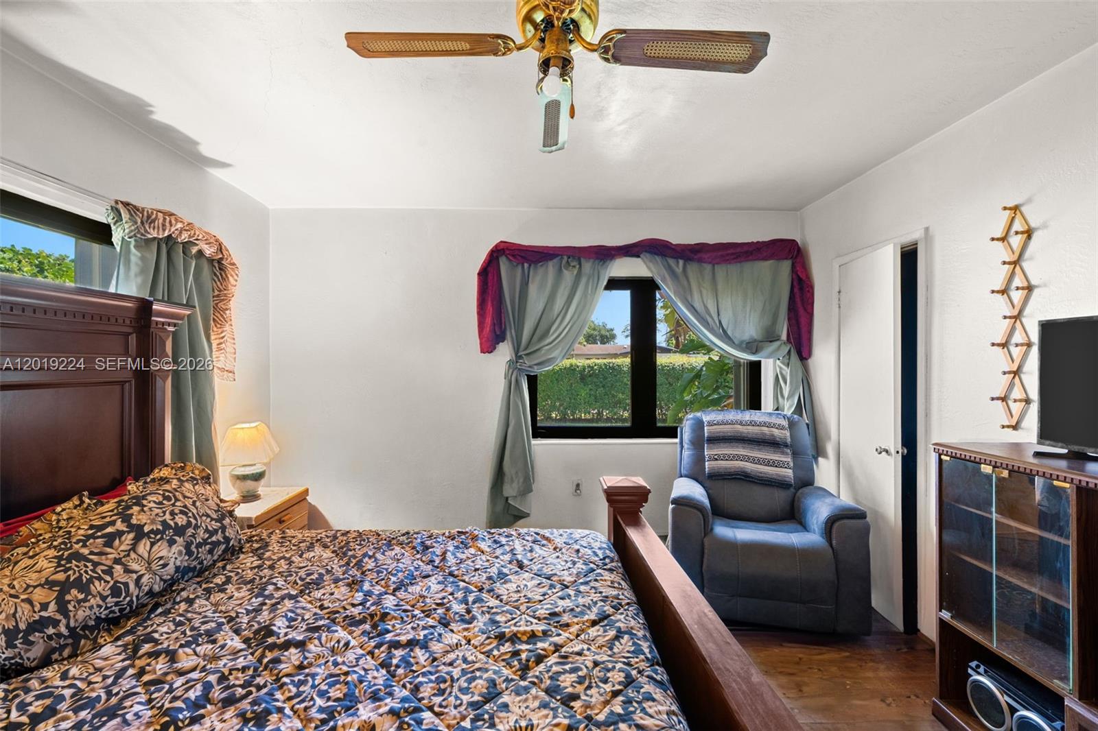 511 Dunad Ave, Opa Locka FL 33054
