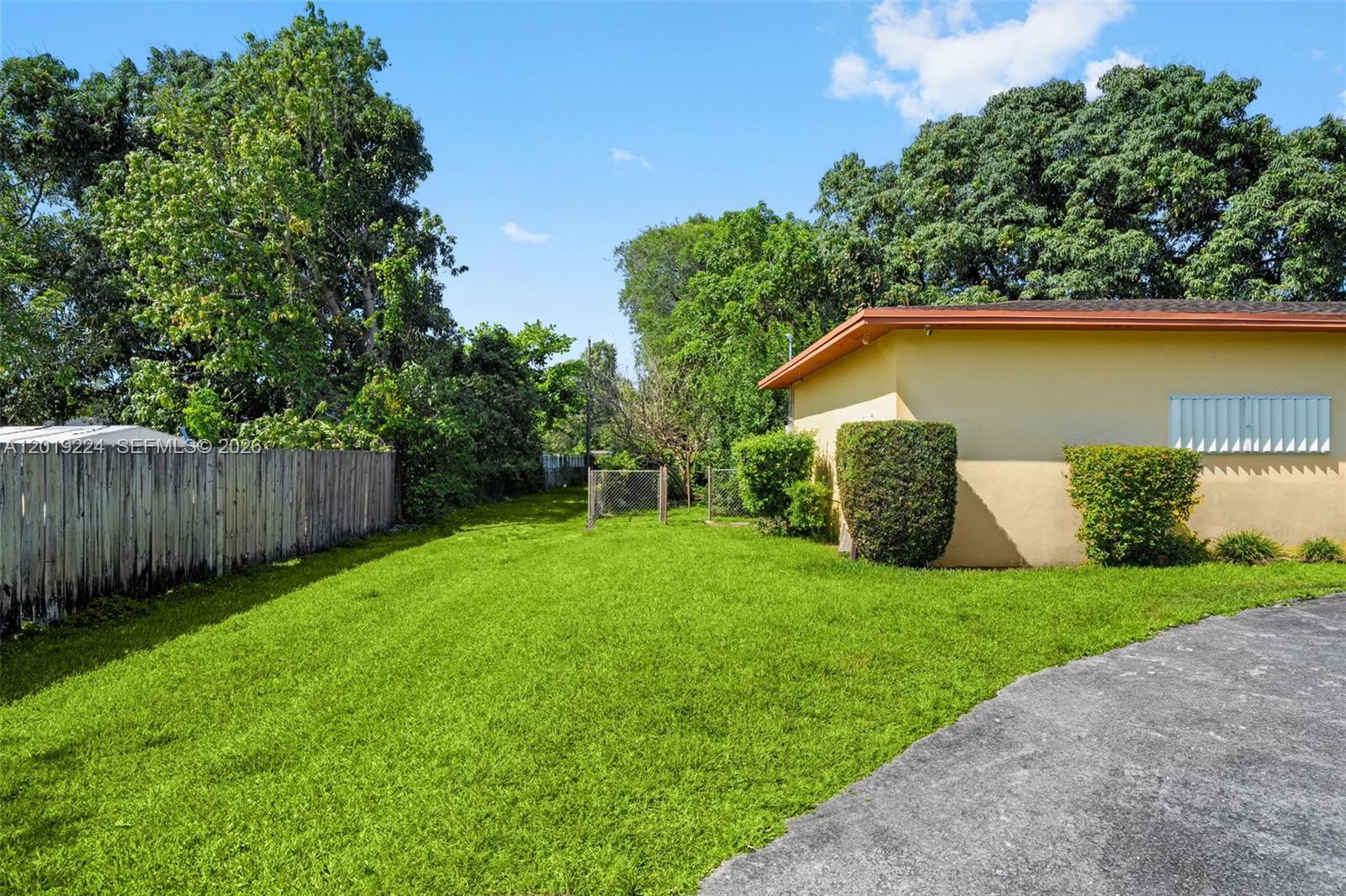 511 Dunad Ave, Opa Locka FL 33054