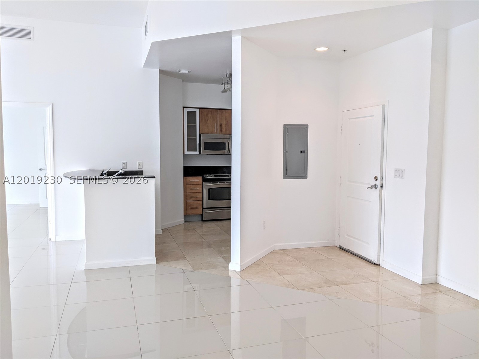 7910 Harbor Island Dr #504, North Bay Village FL 33141