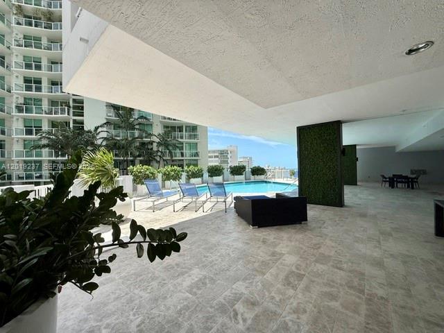 170 SE 14th St #1205, Miami FL 33131