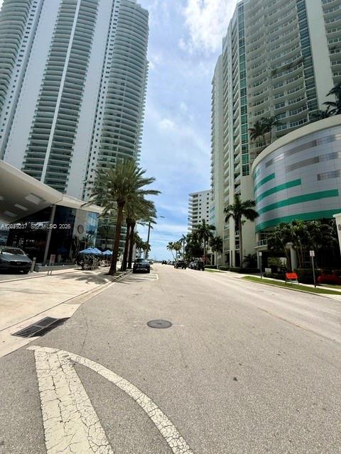 170 SE 14th St #1205, Miami FL 33131