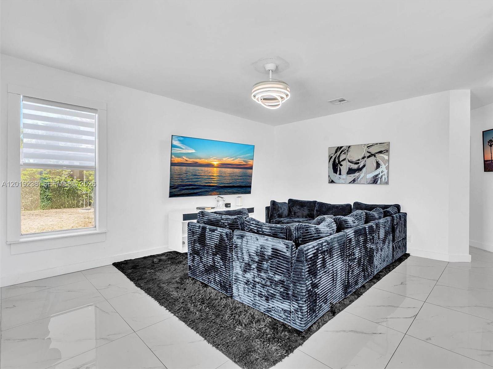 18442 NW 12th St, Pembroke Pines FL 33029