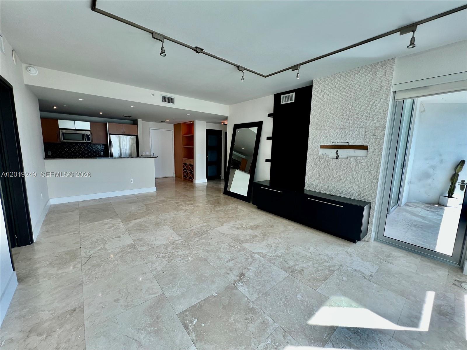 300 S Biscayne Blvd #2606, Miami FL 33131