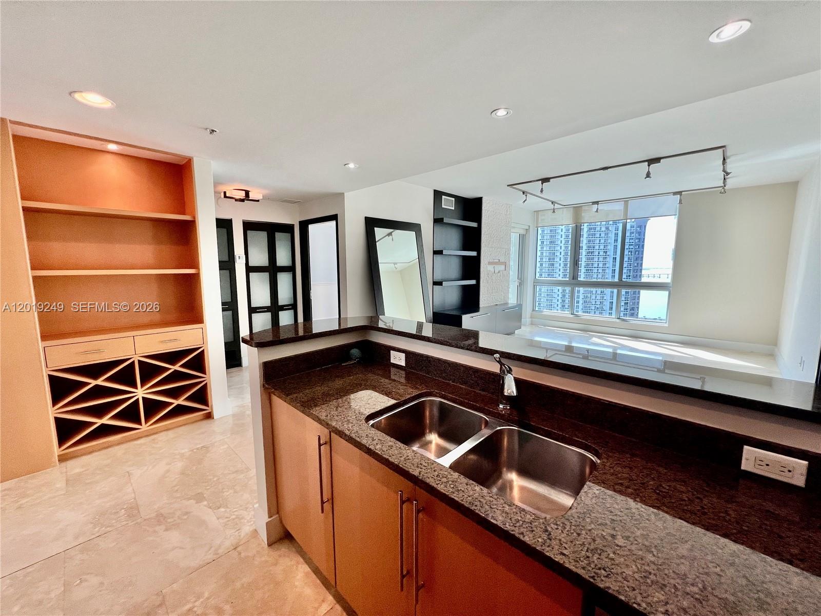 300 S Biscayne Blvd #2606, Miami FL 33131
