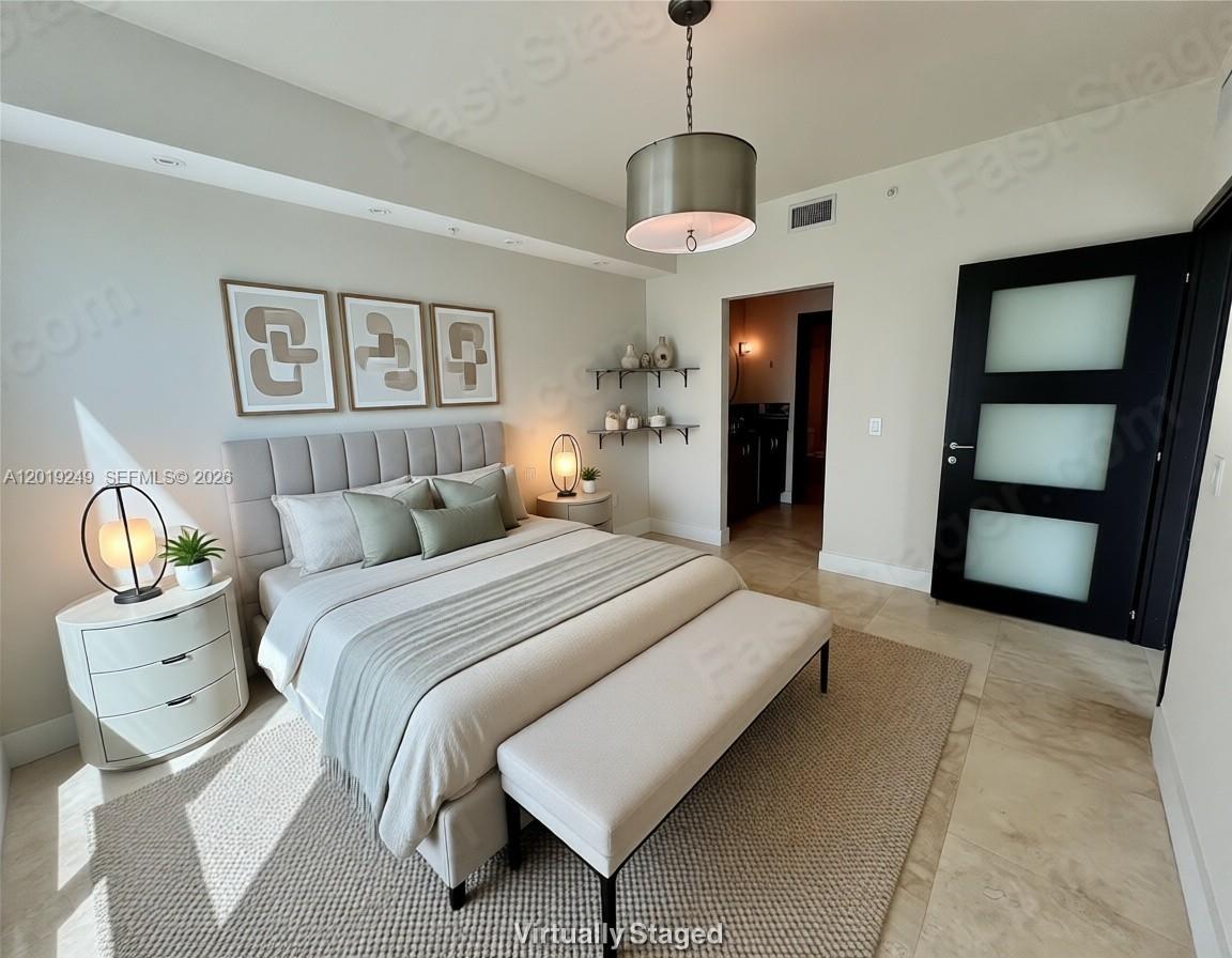 300 S Biscayne Blvd #2606, Miami FL 33131