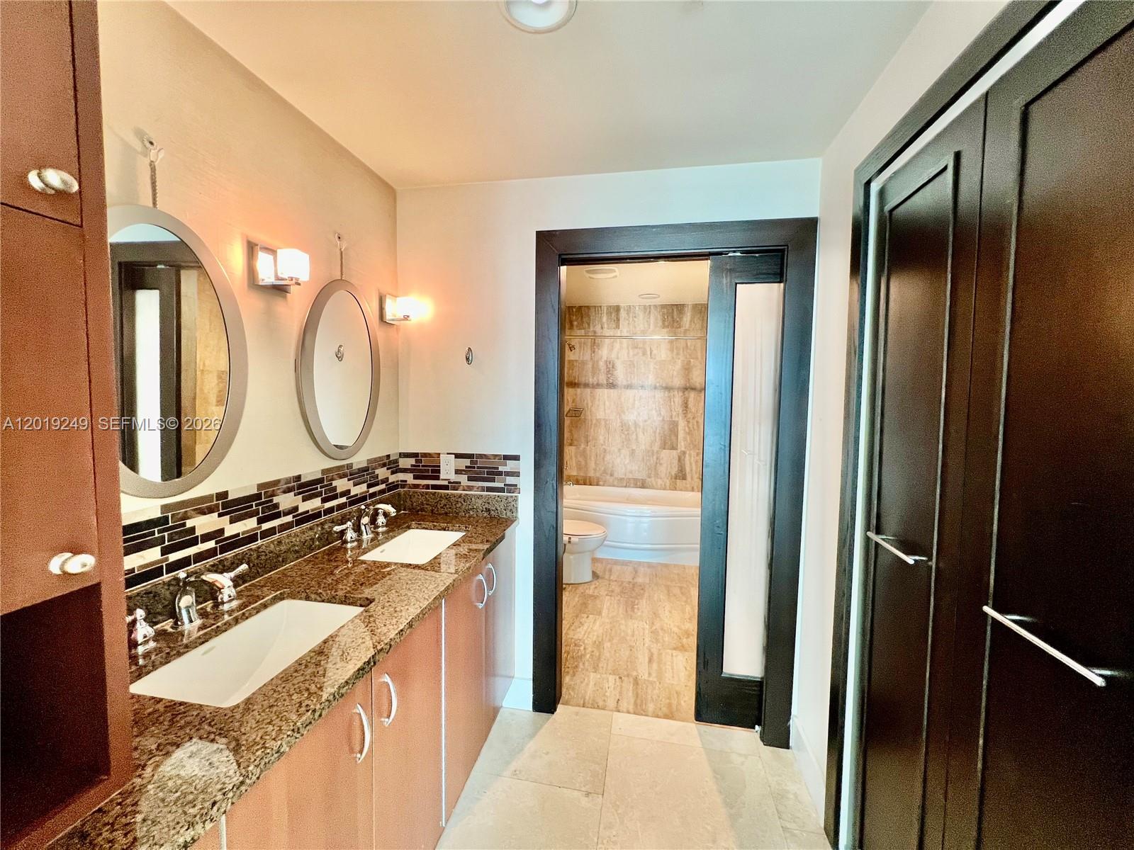 300 S Biscayne Blvd #2606, Miami FL 33131
