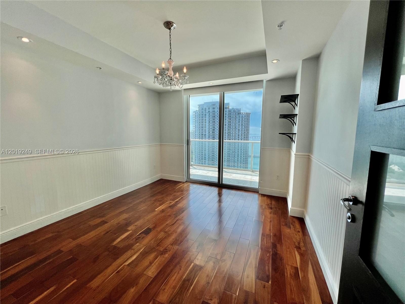 300 S Biscayne Blvd #2606, Miami FL 33131