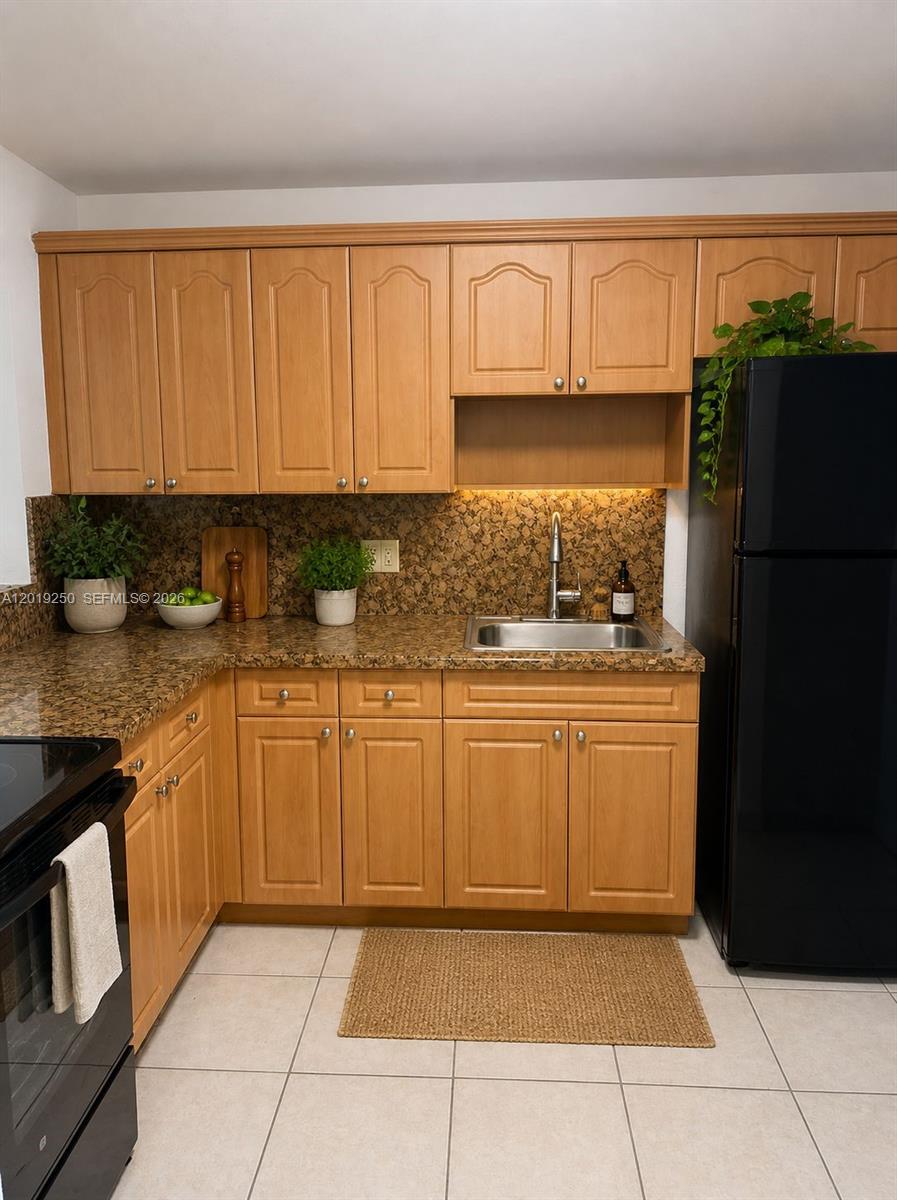 13900 Lake Placid Ct #A12, Miami Lakes FL 33014