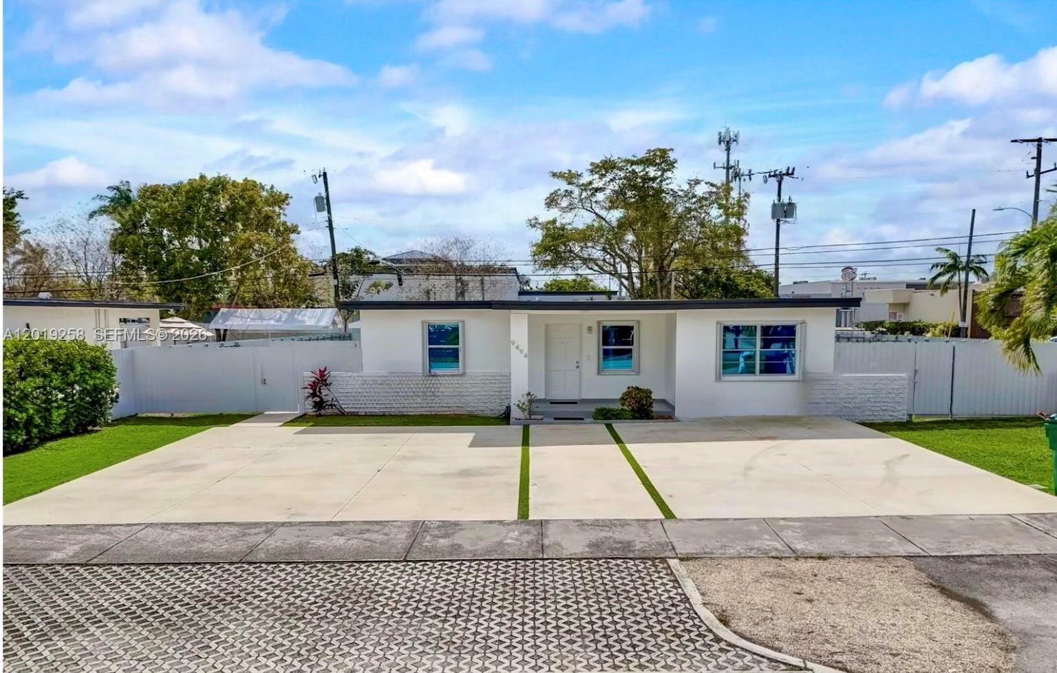 9494 SW 39th St, Miami FL 33165