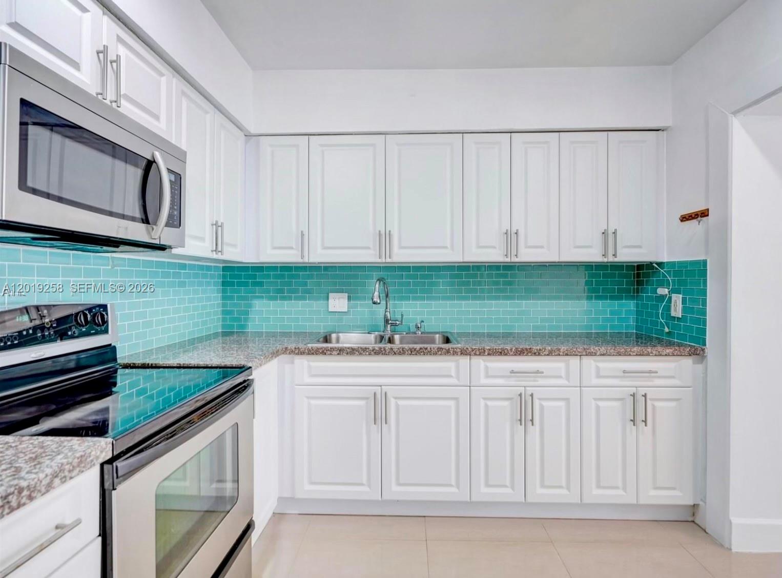 9494 SW 39th St, Miami FL 33165