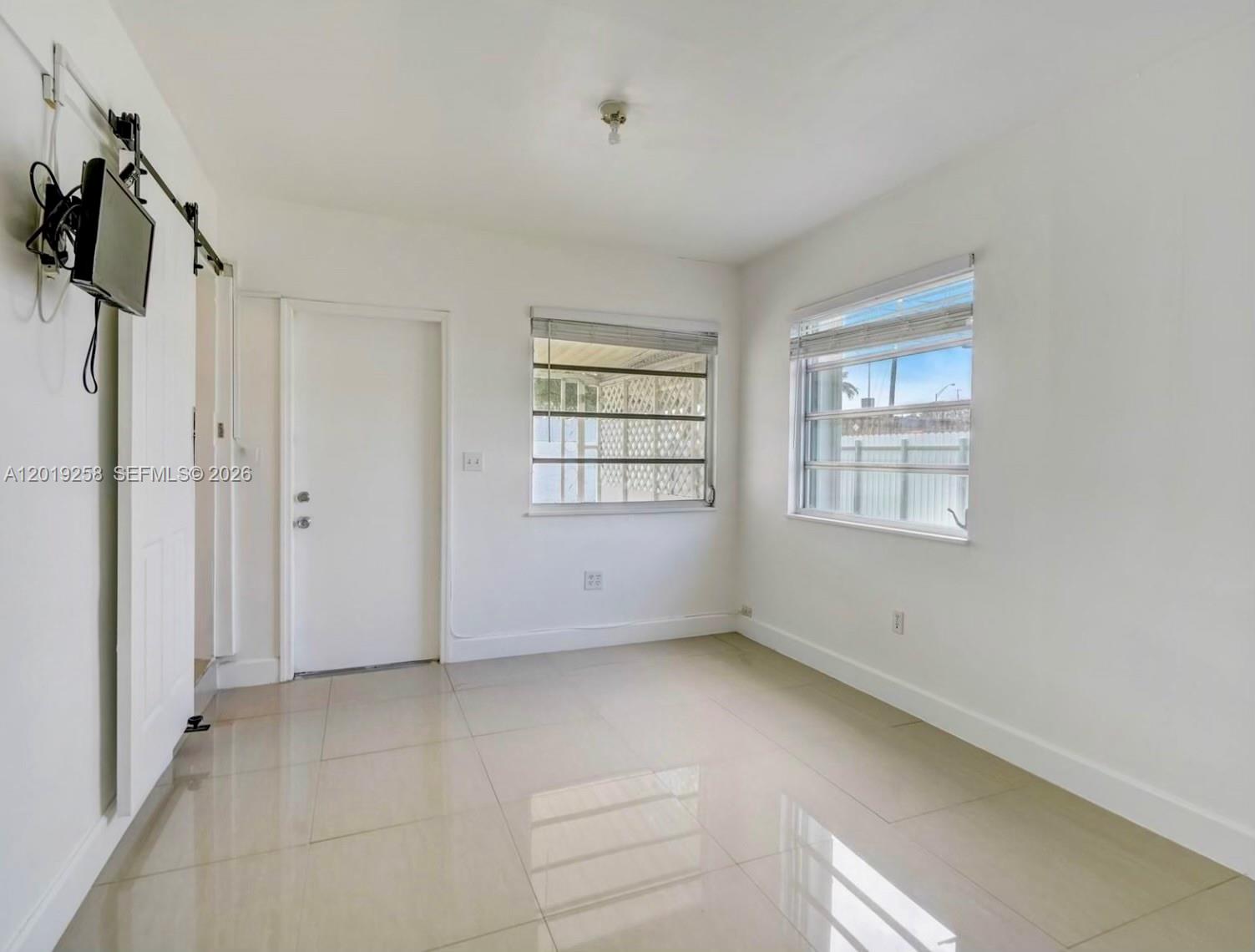 9494 SW 39th St, Miami FL 33165