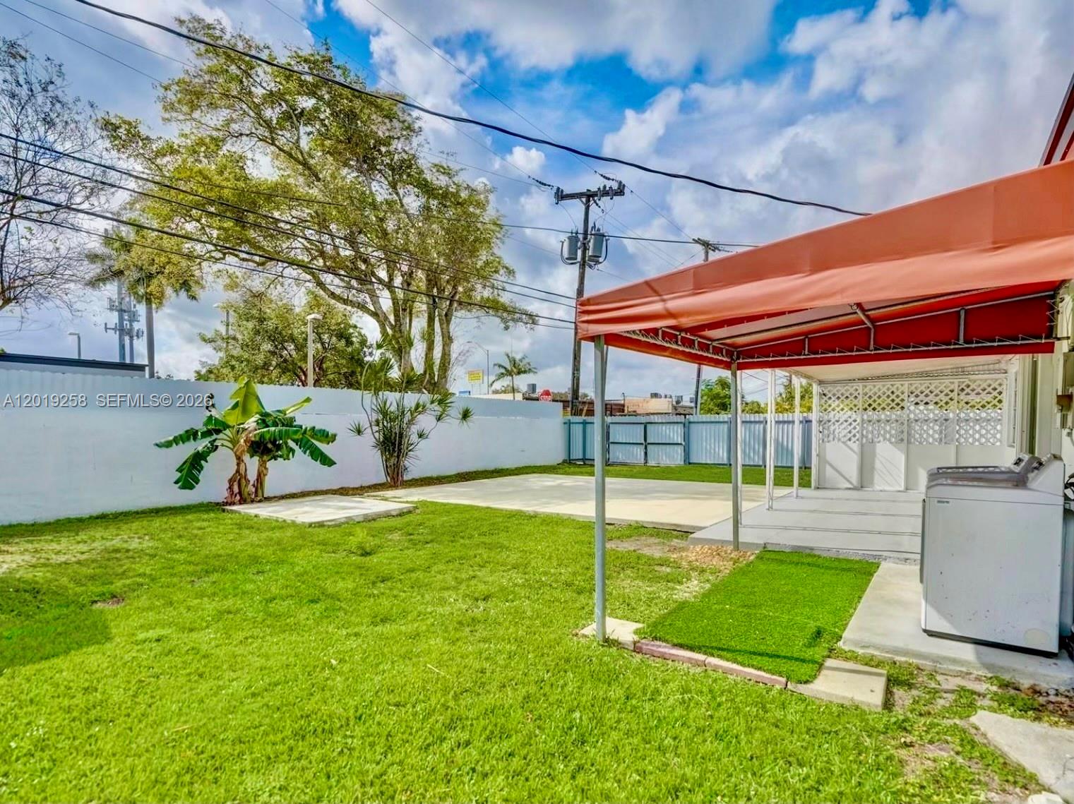 9494 SW 39th St, Miami FL 33165