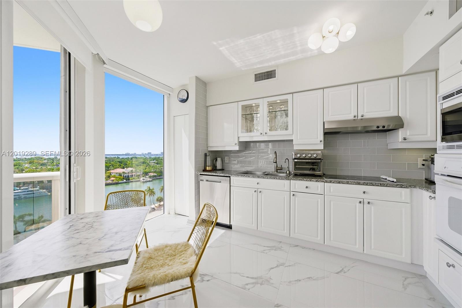 4779 Collins Ave #1206, Miami Beach FL 33140