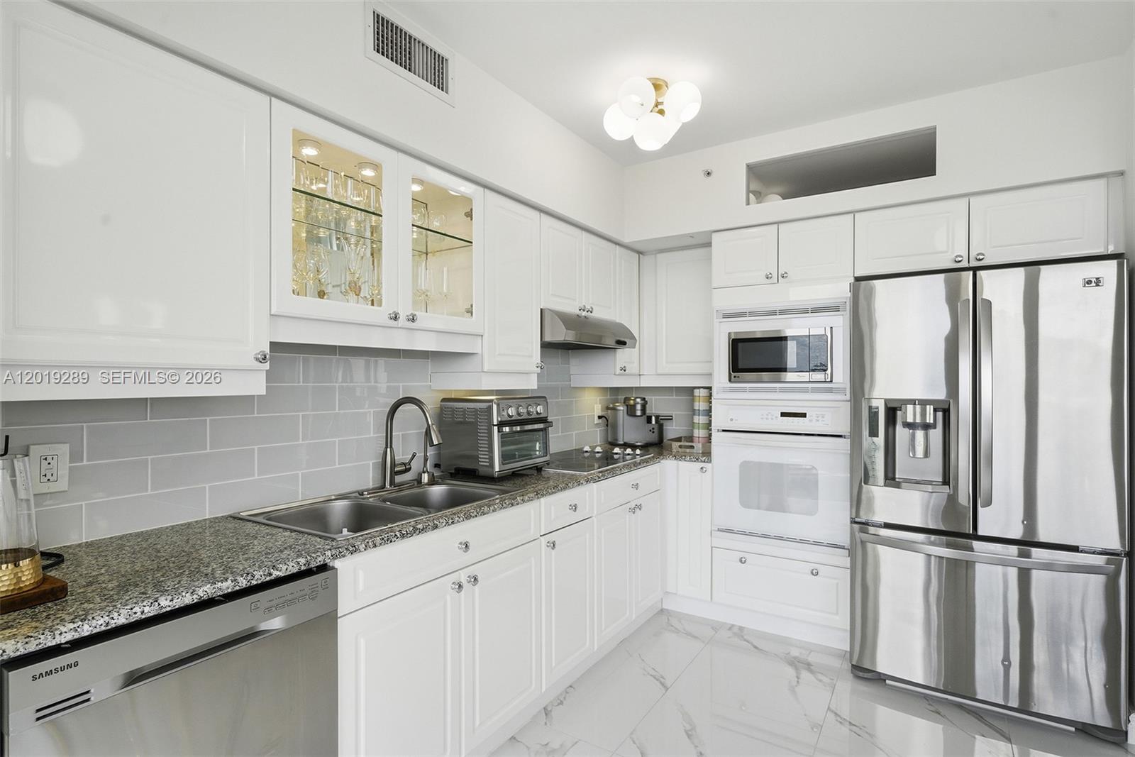 4779 Collins Ave #1206, Miami Beach FL 33140