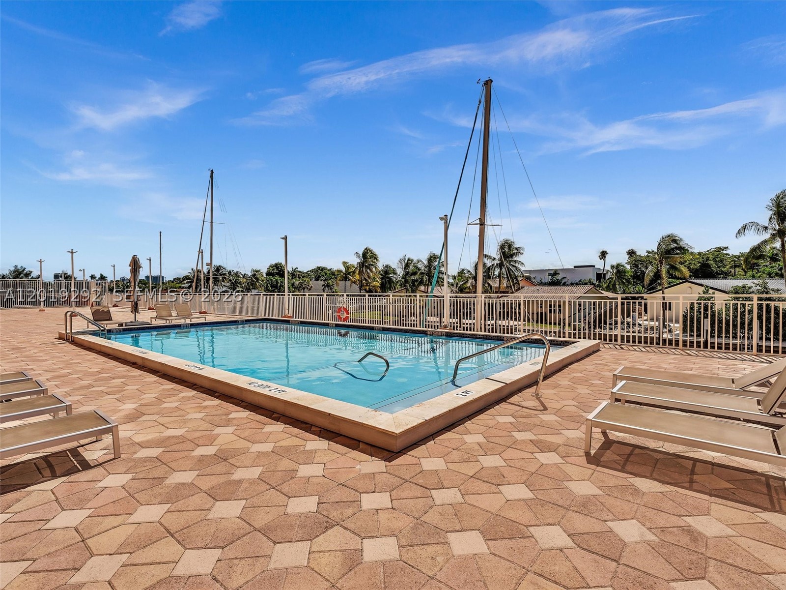 2450 NE 135th St #201, North Miami FL 33181