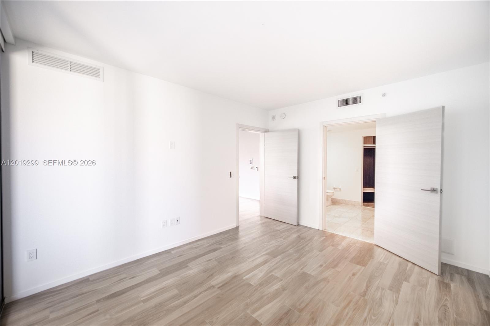 801 S Miami Ave #3905, Miami FL 33130