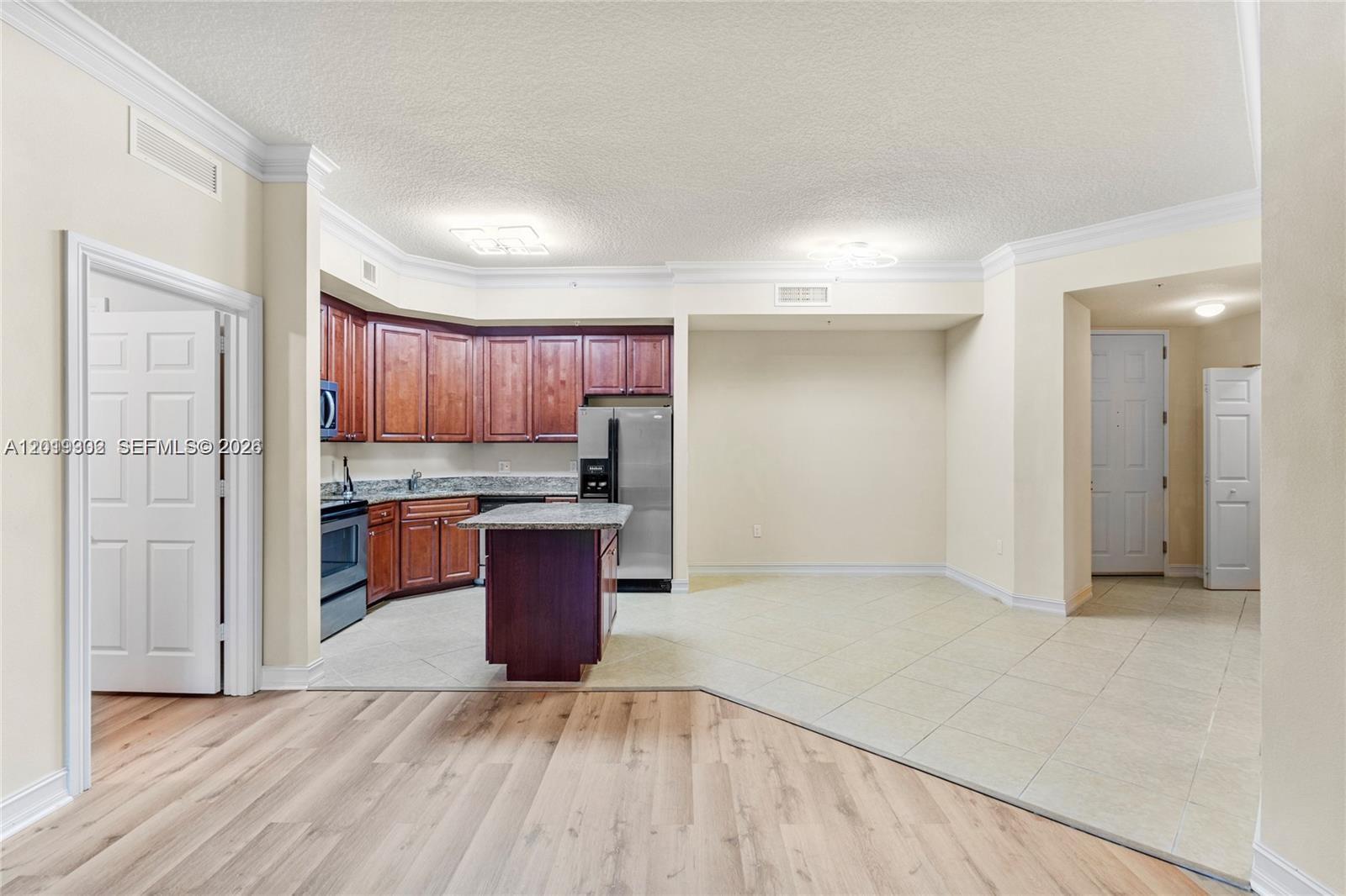 3001 NE 185th St #219, Aventura FL 33180
