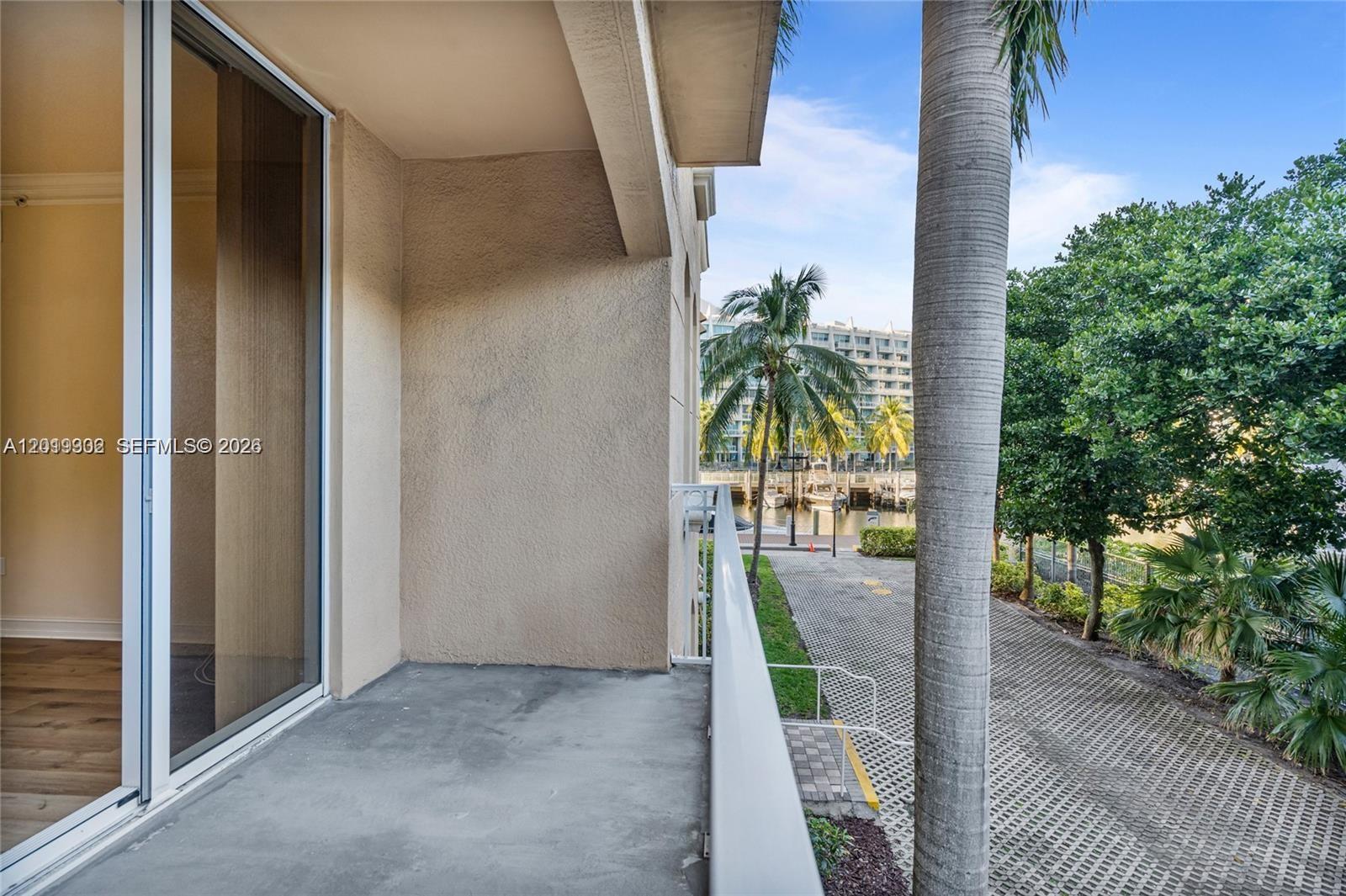 3001 NE 185th St #219, Aventura FL 33180